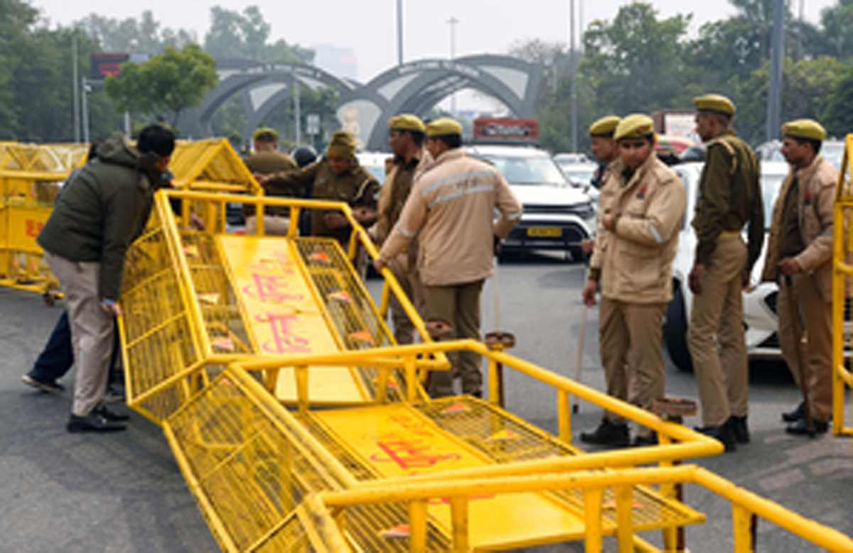 किसान आंदोलन : नोएडा-ग्रेटर नोएडा एक्सप्रेसवे पर बने स्कूलों में मंगलवार को ऑनलाइन पढ़ाई